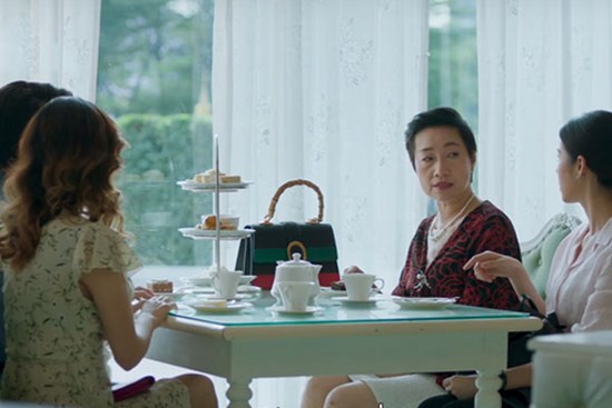 Sát ngày cưới bị cả 2 cô gái trẻ ôm bụng bầu đến nhà