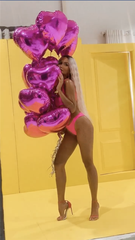 H’Hen Niê gây lú” với hình ảnh cosplay 3 chị em thị phi: Tóc như Kim Kardashian, diện bikini choé đặc sệt Kylie, body lại hot như Kendall-7