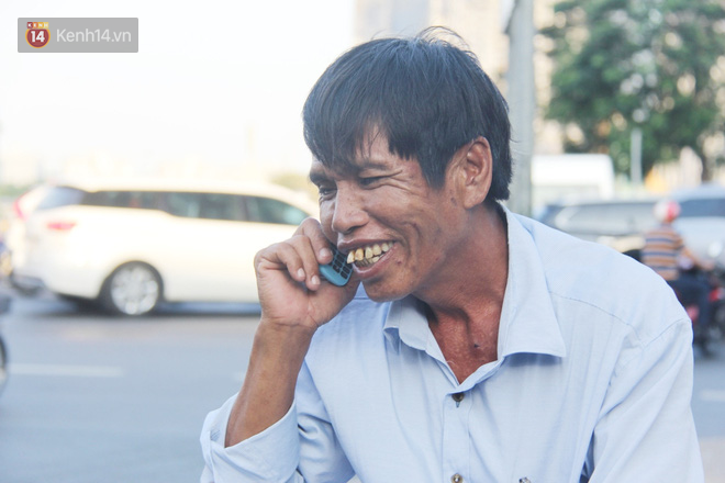 Đằng sau câu chuyện người đàn ông nghèo bật khóc khi bị CSGT tịch thu xích lô: Mấy chú góp tiền để tui mua chiếc xe máy, tui biết ơn dữ lắm!-4