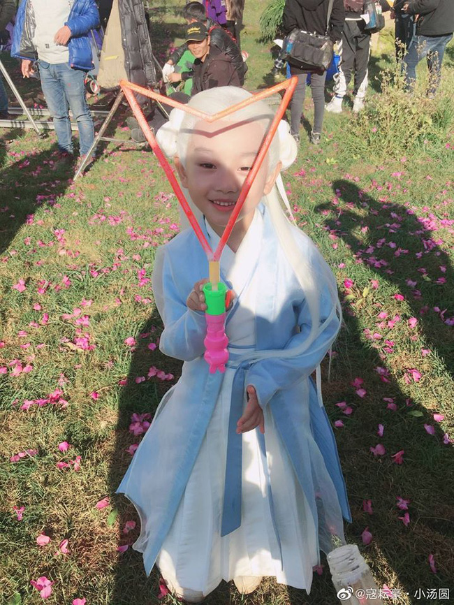 Tam sinh tam thế Chẩm thượng thư: Con trai Địch Lệ Nhiệt Ba - Cao Vỹ Quang gây sốt, vì mẹ bị bỏ rơi nên không lấy họ cha-8