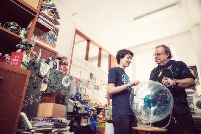 Nữ sinh khám phá ra 17 hành tinh mới-4