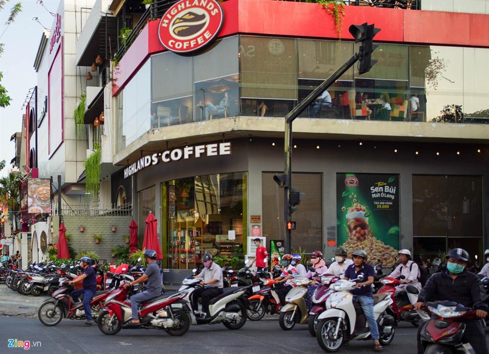 Hàng quán đóng cửa đồng loạt, chủ nhà vẫn không giảm giá thuê-7