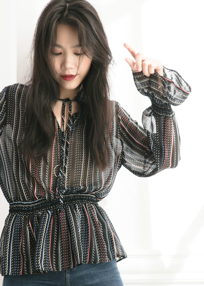 Áo blouse kiểu quý tộc đang được hội chị em sao Hàn mê mệt, bánh bèo là thế nhưng lên đồ lại sang chảnh khó tin-2