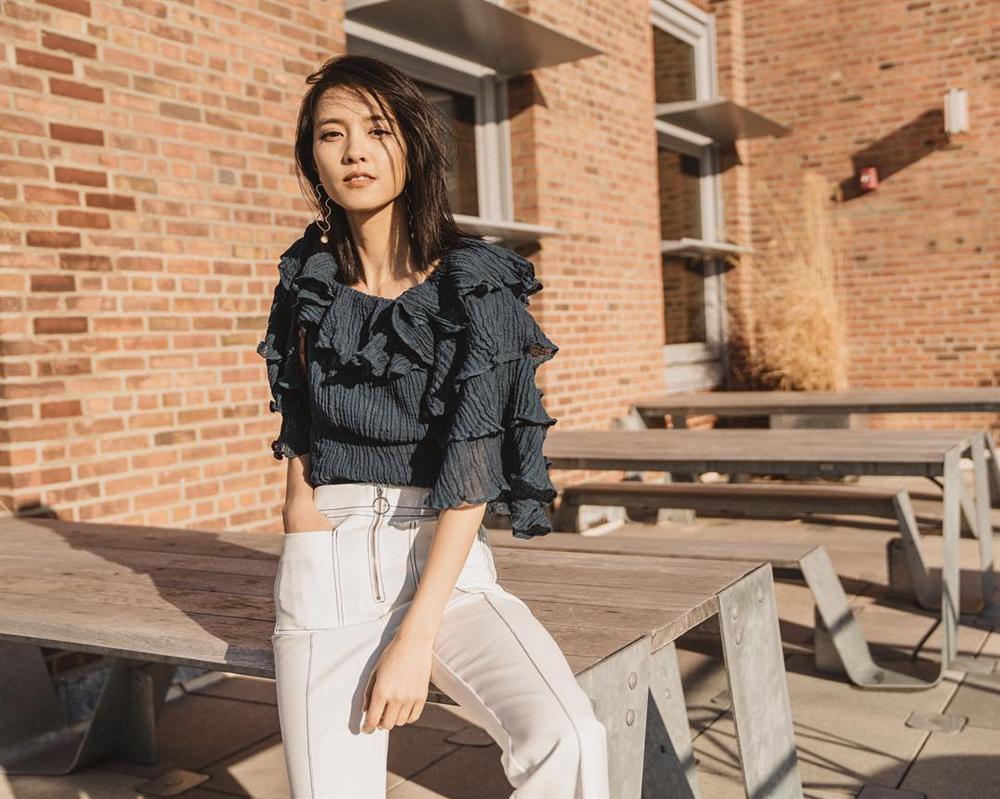 Áo blouse kiểu quý tộc đang được hội chị em sao Hàn mê mệt, bánh bèo là thế nhưng lên đồ lại sang chảnh khó tin-5