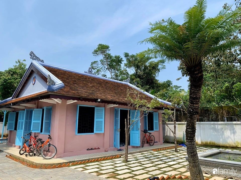 Ngôi nhà gần trăm năm tuổi bên cạnh khu vườn hoa hồng gói gọn những lặng lẽ, yên bình của xứ Huế mộng mơ-1