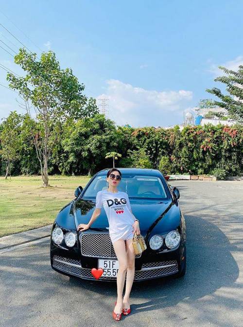 Lúc ngắn trên lúc hở dưới, Lệ Quyên ngày càng ăn mặc phóng khoáng, trẻ trung-1