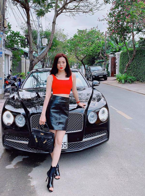 Lúc ngắn trên lúc hở dưới, Lệ Quyên ngày càng ăn mặc phóng khoáng, trẻ trung-4