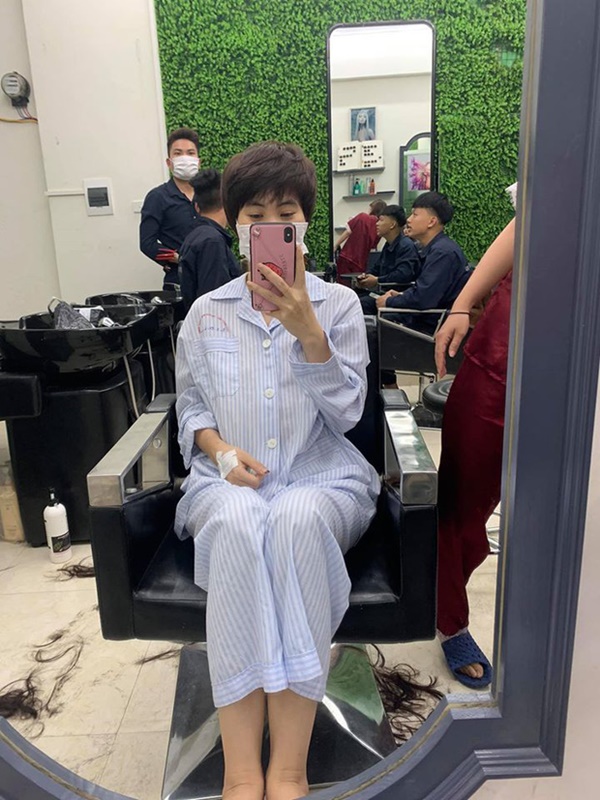 Tâm sự đẫm nước mắt của cô gái 28 tuổi ung thư máu: Không còn tương lai. Không thể cùng con gái trải qua tuổi 18, không thể cùng chồng già đi-3