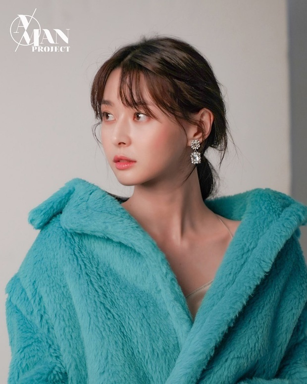 Nữ phụ xinh đẹp của Itaewon Class vừa khiến MXH dậy sóng nhờ cả loạt hình tuổi thơ khoe nhan sắc đỉnh cao từ thời tấm bé.-6