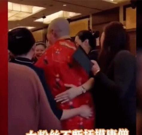 Hết thời, Đường Tăng Tây Du Ký phải quảng cáo đĩa nhạc, hát hội chợ kiếm tiền-8