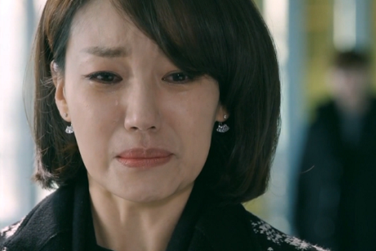 Bữa cơm nào 2 đứa con của em gái tôi cũng bị mẹ chồng lườm nguýt mắng mỏ khiến chúng phải ăn cơm trong nước mắt