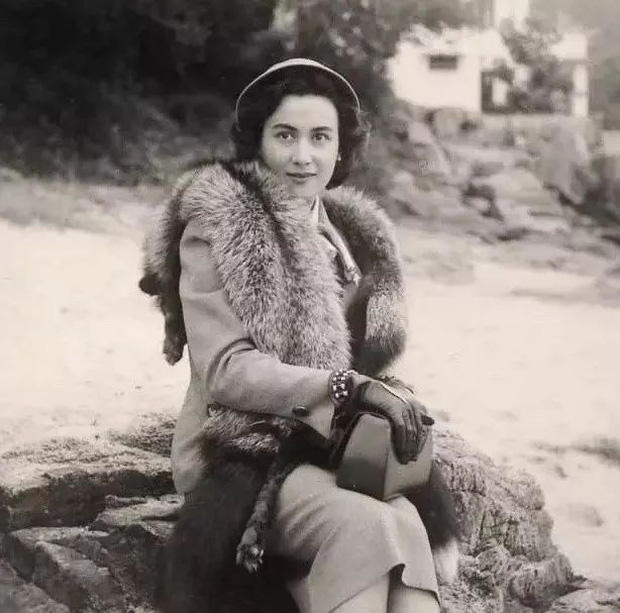 Hà Uyển Kỳ: Hồng nhan bị người tình loạn luân quay lưng thành Hoàng hậu sòng bạc Macau và cái kết thảm thương vì chữ tiền-2