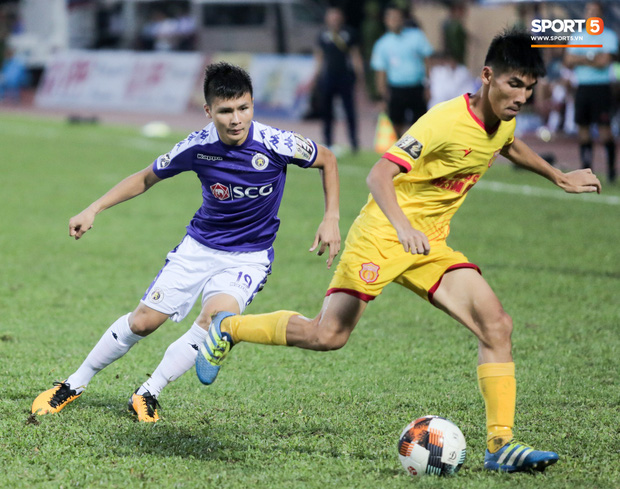 Việt Nam công bố ca nhiễm Covid-19 thứ 17: Hoãn gấp trận Hà Nội FC – Nam Định, V.League có thể tạm dừng-1