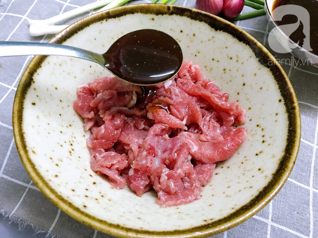 Cuối tuần đổi món với phở áp chảo ngon lạ, ăn bao nhiêu cũng không chán!-4