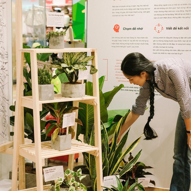 Tóc tết một đuôi sam rất trẻ trung lãng mạn chứ không hề sến, loạt mỹ nhân Việt - Hàn ai diện cũng đẹp-3