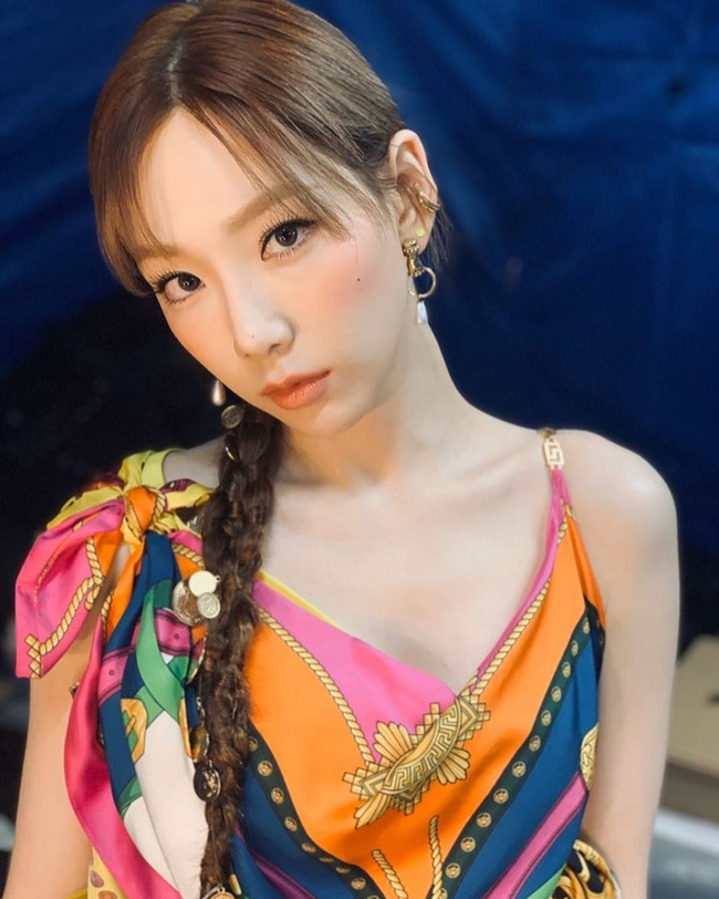 Tóc tết một đuôi sam rất trẻ trung lãng mạn chứ không hề sến, loạt mỹ nhân Việt - Hàn ai diện cũng đẹp-7