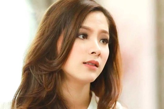 Nghe lời cô bạn thân ly hôn chồng, 5 tháng sau biết tin cô ấy kết hôn, tôi sững sờ tới chết lặng khi vừa thấy mặt chú rể