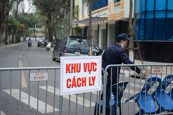 Nhiều hành khách bay cùng chuyến với nữ bệnh nhân nhiễm Covid-19 tại Hà Nội, đã đi đến miền Trung-2