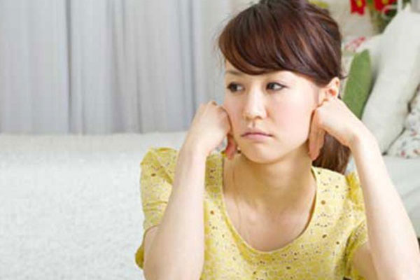 10 giờ đêm, đập cửa rầm rầm để em chồng mở cho vào mà vẫn phải chờ cả tiếng, đến khi vào nhà, tôi chết điếng với câu giải thích của em-3