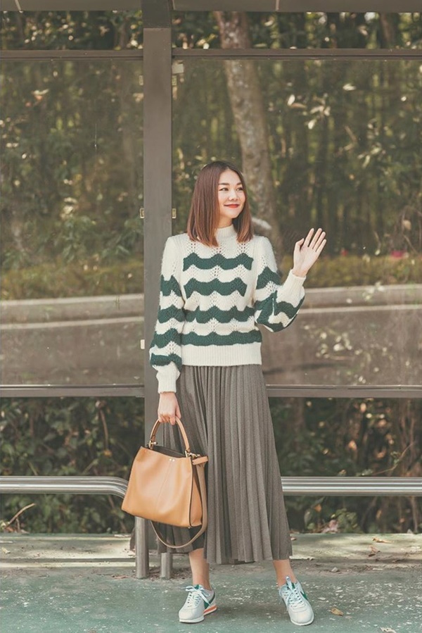 Mỹ nhân Việt chia làm 2 phe khi diện chân váy xếp ly: Bên rực rỡ sắc màu, bên thật dịu dàng mà không chói lóa-6