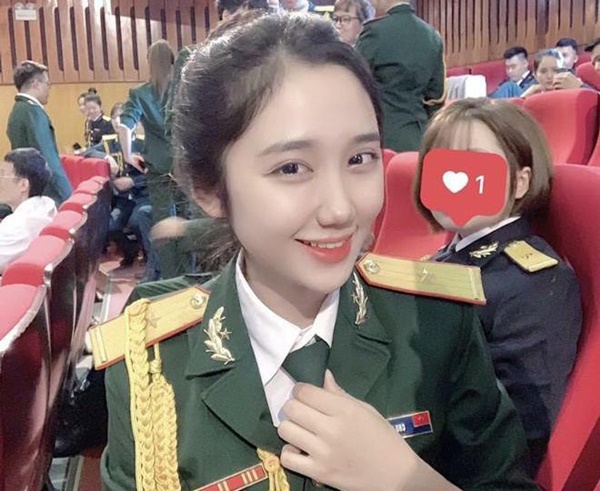 4 hot girl quân nhân, cảnh sát xinh đẹp nổi trên mạng-1