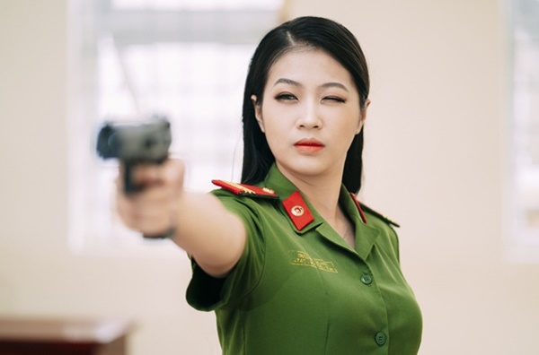 4 hot girl quân nhân, cảnh sát xinh đẹp nổi trên mạng-8