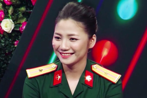 4 hot girl quân nhân, cảnh sát xinh đẹp nổi trên mạng-9