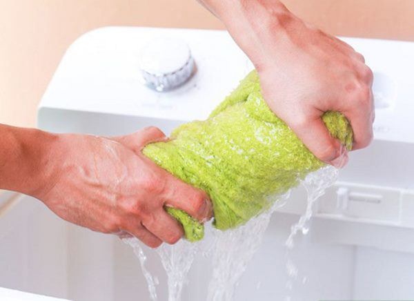 Khăn tắm chẳng mấy chốc biết thành giẻ rách vì chị em vẫn giữ thói quen sử dụng này-1