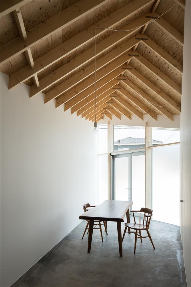 Ngôi nhà với bề ngang chỉ 2m nhưng gây thương nhớ với thiết kế siêu thông minh lấy cảm hứng từ hình dạng của viên kim cương ở Nhật-13