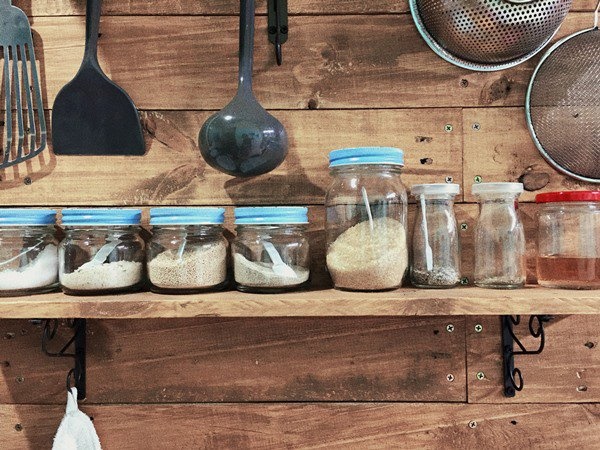 Thương mẹ già lớn tuổi, con gái hô biến hành lang thành căn bếp đẹp như mơ chỉ 3 triệu-4