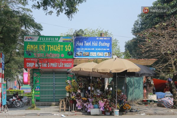 Ảnh: Người dân ngại đi mua sắm vì Covid-19, chủ cửa hàng hoa tươi méo mặt” trong ngày 8/3-9