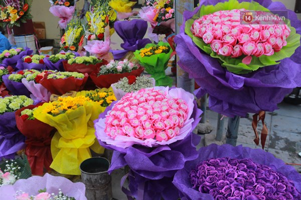 Ảnh: Người dân ngại đi mua sắm vì Covid-19, chủ cửa hàng hoa tươi méo mặt” trong ngày 8/3-13