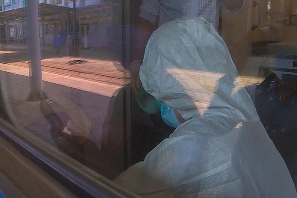 2 người Anh nhiễm Covid-19 đã đi đâu khi vào Đà Nẵng và Hội An?-1