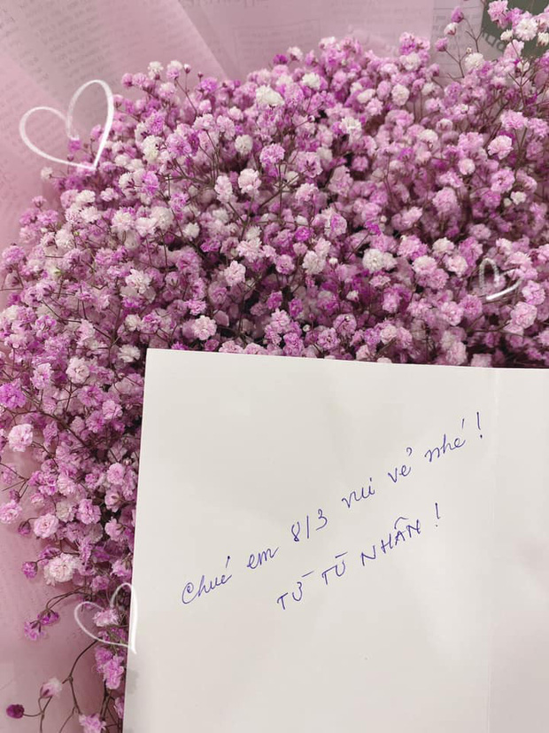 Tối muộn Nhã Phương khoe quà 8/3 của Trường Giang, tiện tiết lộ ông xã phải tự cách ly để bảo vệ sức khoẻ con gái-2