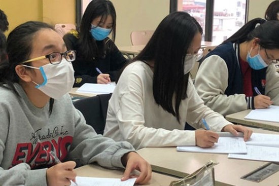 Sau 1 tuần đi học, nhiều trường Đại học, Cao đẳng quyết định cho sinh viên tiếp tục nghỉ