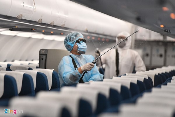 5 việc cần làm để phòng lây nhiễm virus corona trên máy bay-1