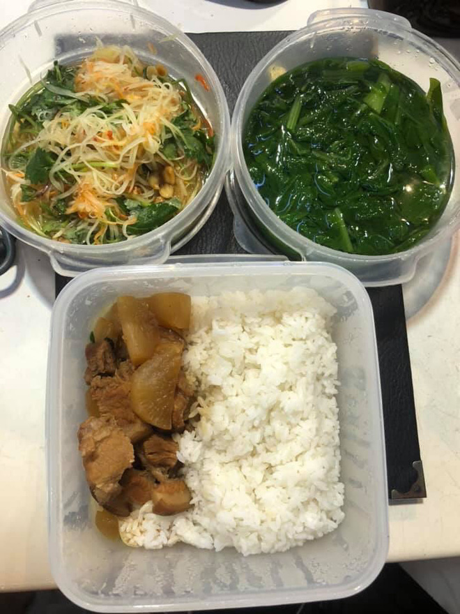 Chiều con dâu như mẹ chồng nhà người ta: Chăm sóc từng bữa ăn giấc ngủ, mang cơm đến tận chỗ làm cho con-5