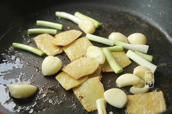 Cách kho thịt gà chuẩn vị vạn người mê, ăn bao nhiêu cơm cũng vẫn cứ thòm thèm-4