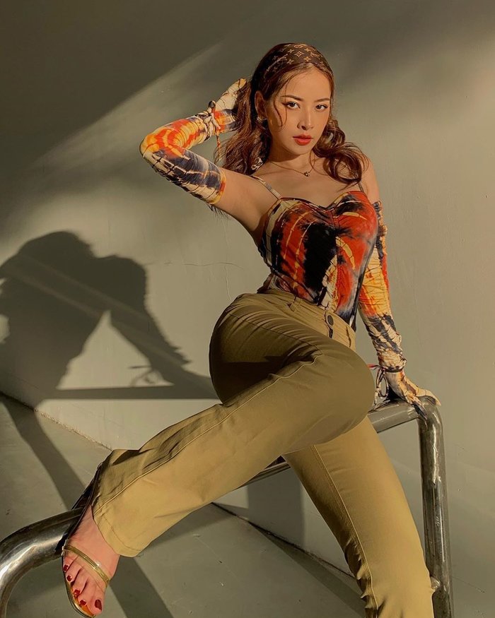 Thánh mix đồ cao tay gọi tên Chi Pu: Từ 1 item mà có 2 màn lên đồ xuất sắc-1