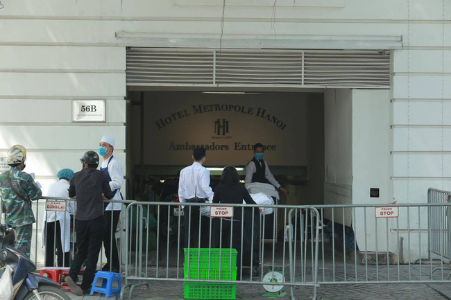 Khách sạn Metropole tạm dừng hoạt động do có hai du khách từng lưu trú tại đây dương tính với Covid-19-3
