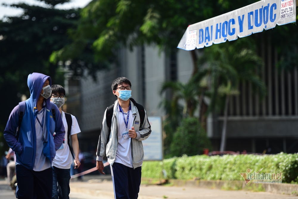 Ngày đầu tiên tại trường đại học duy nhất ở TP.HCM cho sinh viên đi học trở lại-5