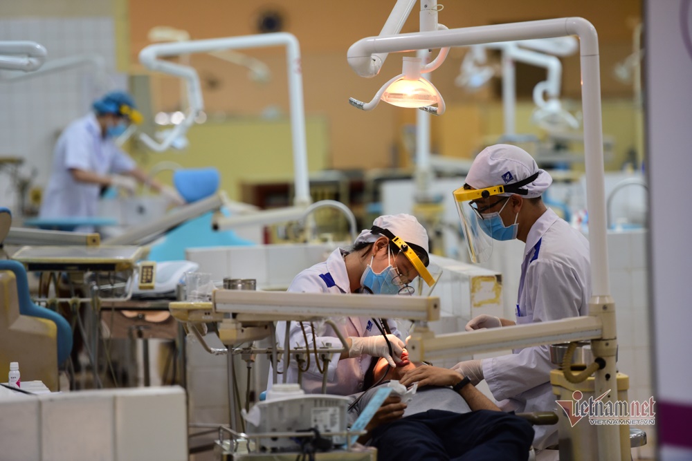 Ngày đầu tiên tại trường đại học duy nhất ở TP.HCM cho sinh viên đi học trở lại-8