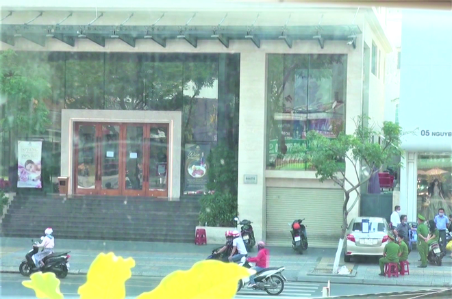 Cách ly cô gái có tiếp xúc với 2 du khách Anh nhiễm Covid-19 đang điều trị tại Đà Nẵng-1