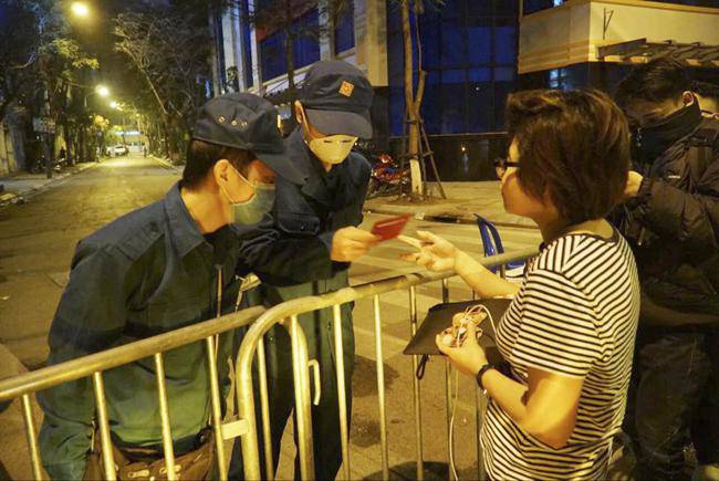 Chủ tịch Hà Nội: Có hành khách trên chuyến bay VN0054 đang cách ly tại nhà... bỏ ra ngoài-3