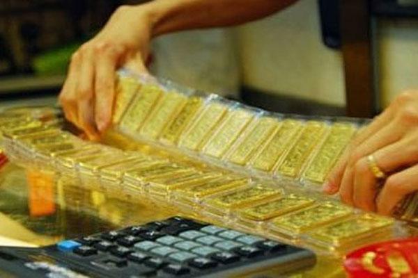 Giá vàng hôm nay 11/3, rời khỏi đỉnh 7 năm, nỗi sợ hãi ở lại-2