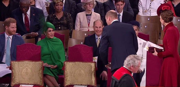 Gia đình Công nương Kate và vợ chồng Meghan Markle chào hỏi xã giao, gần như phớt lờ nhau trong sự kiện mới nhất khiến công chúng thất vọng-5