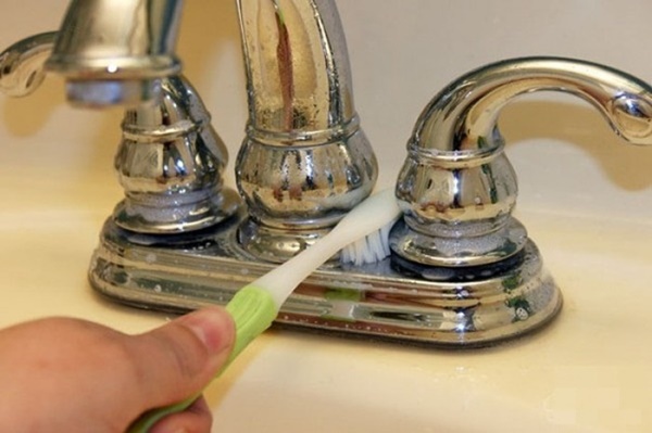 Đừng vứt bàn chải đánh răng cũ, chúng làm sạch được những chỗ khó chùi rửa nhất trong nhà-5