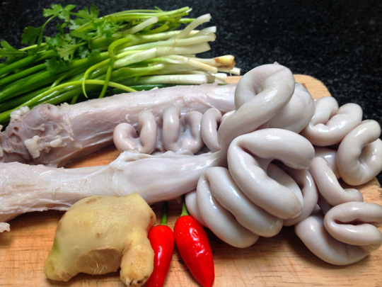 Mẹo luộc lòng lợn, dạ dày trắng, ngon, giòn, ăn hết vẫn thòm thèm-1