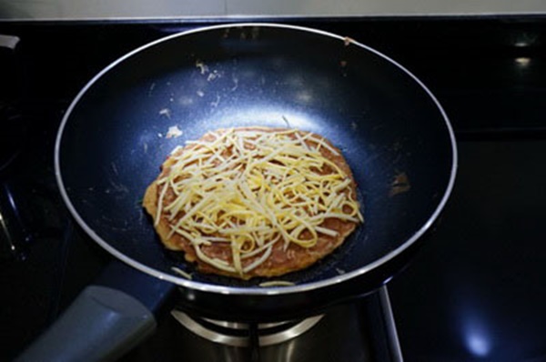 Hô biến mì gói bình dân thành pizza sang chảnh trong nháy mắt, ngon nút lưỡi” luôn-7