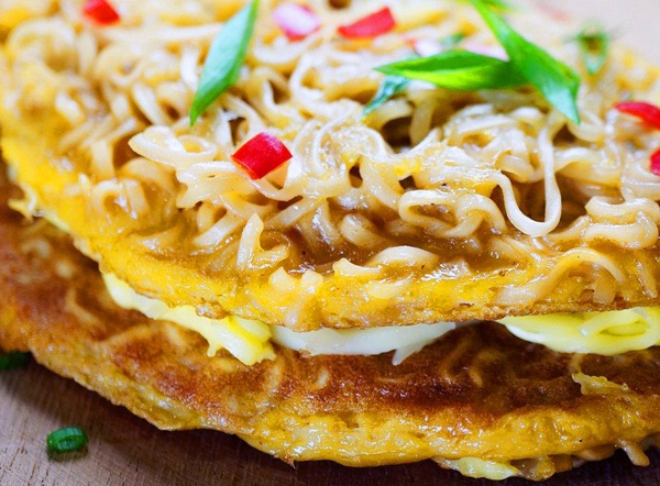 Hô biến mì gói bình dân thành pizza sang chảnh trong nháy mắt, ngon nút lưỡi” luôn-9